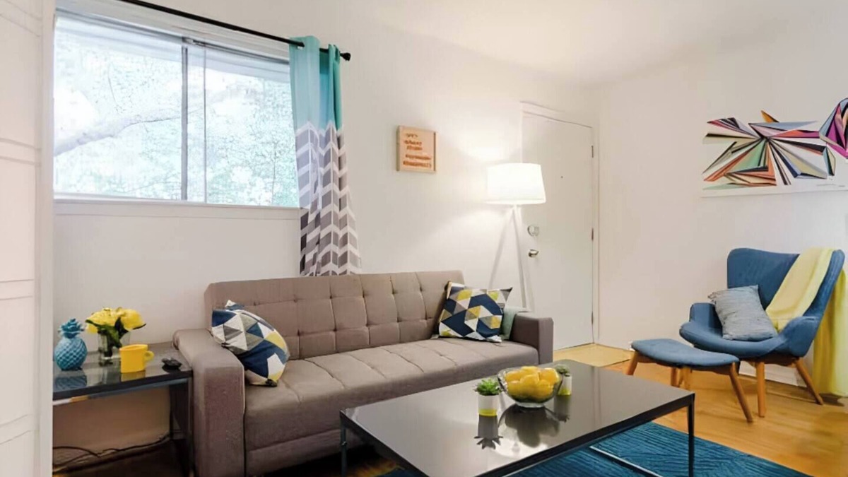 Allandale Apartment | The Nomad | Colorful Escape | Central | Sleeps 3