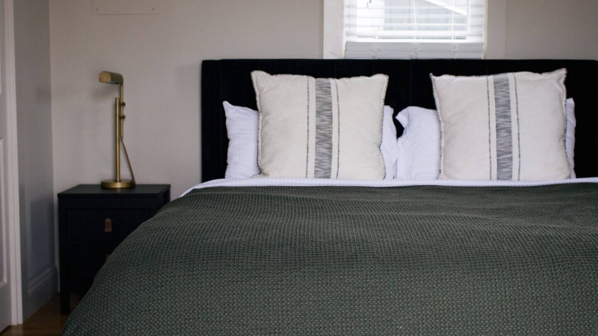 Chambersburg Cottage | The Nomad - Tiny Home at Mane + Co. with King Bed