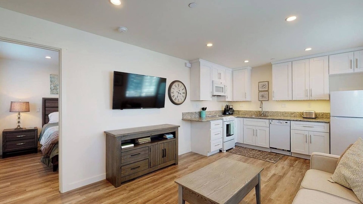 Mission Valley West Apartment | The Nook of Silver Terrace, near USD & Old Town.