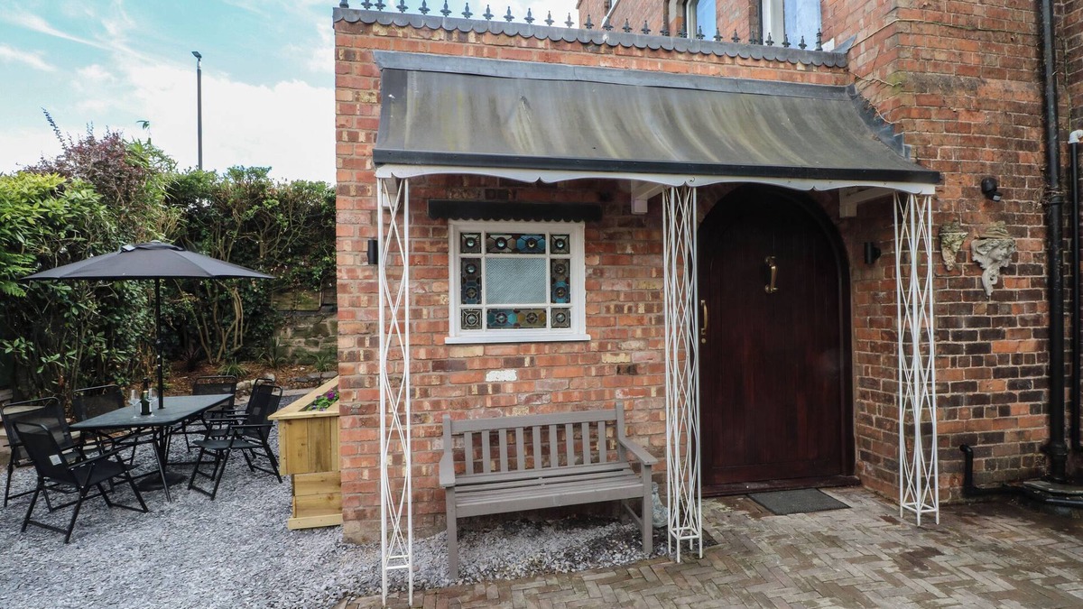 Whitchurch House | THE NOOK, pet friendly, character holiday cottage in Whitchurch