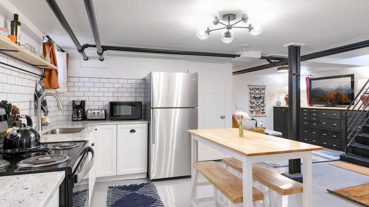 Union Park Apartment | The Nook Studio Apartment - Centrally located in the Twin Cities!