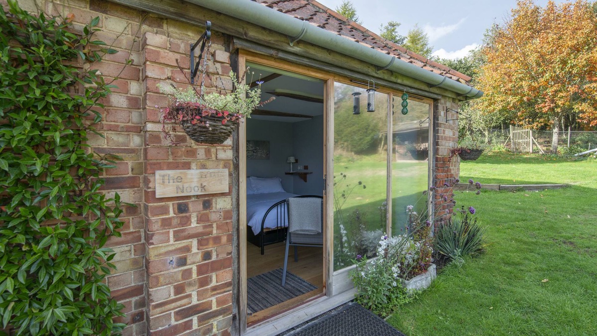 Irstead Apartment | The Nook - Studio Barn Conversion