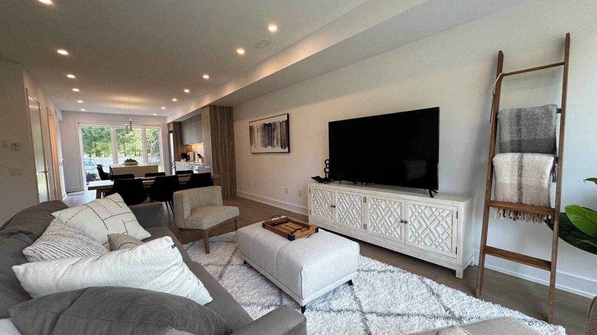 Gravenhurst House | The Nordic Elegance Villa at Muskoka Bay Resort!