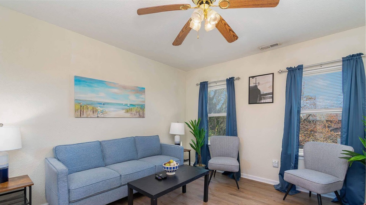 Buckroe Beach Apartment | The North Hampton Suite B