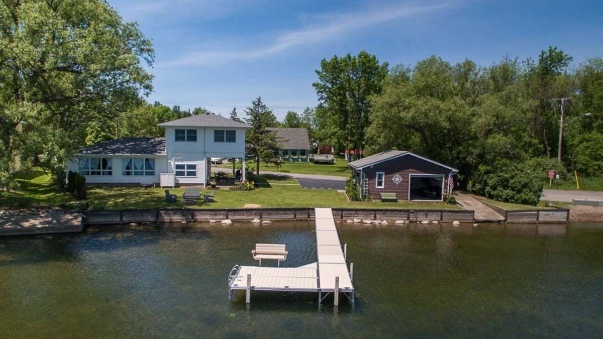 Town of Richmond Cottage | The North Star of Honeoye: Family Friendly, Great View of Honeoye Lake!
