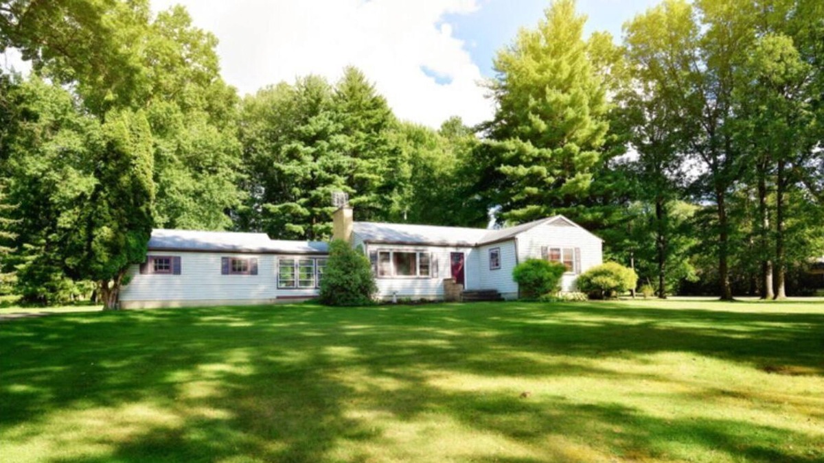 Howland Corners House | The Nut House- Newly Renovated in Peaceful Setting