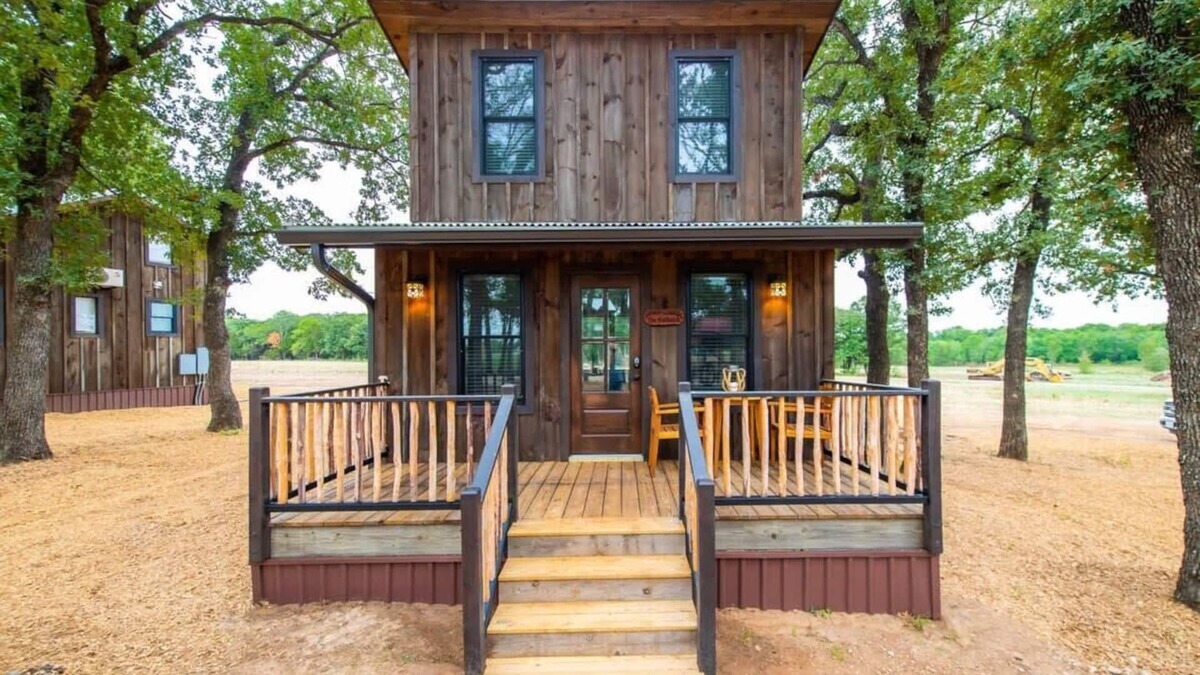 Elm Mott Ski Chalet | The Nuthatch Cabin (15 MIN to Magnolia & Baylor)