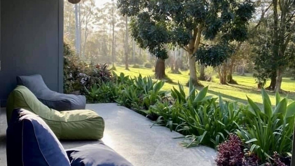Urunga Cottage | The Nutty Bungalow.on organic farm by the beach .