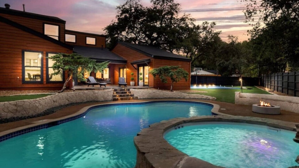Woodlands of Camino Real Villa | The Oak Villa | Cinema | Pool & Spa | Basketball & Golf