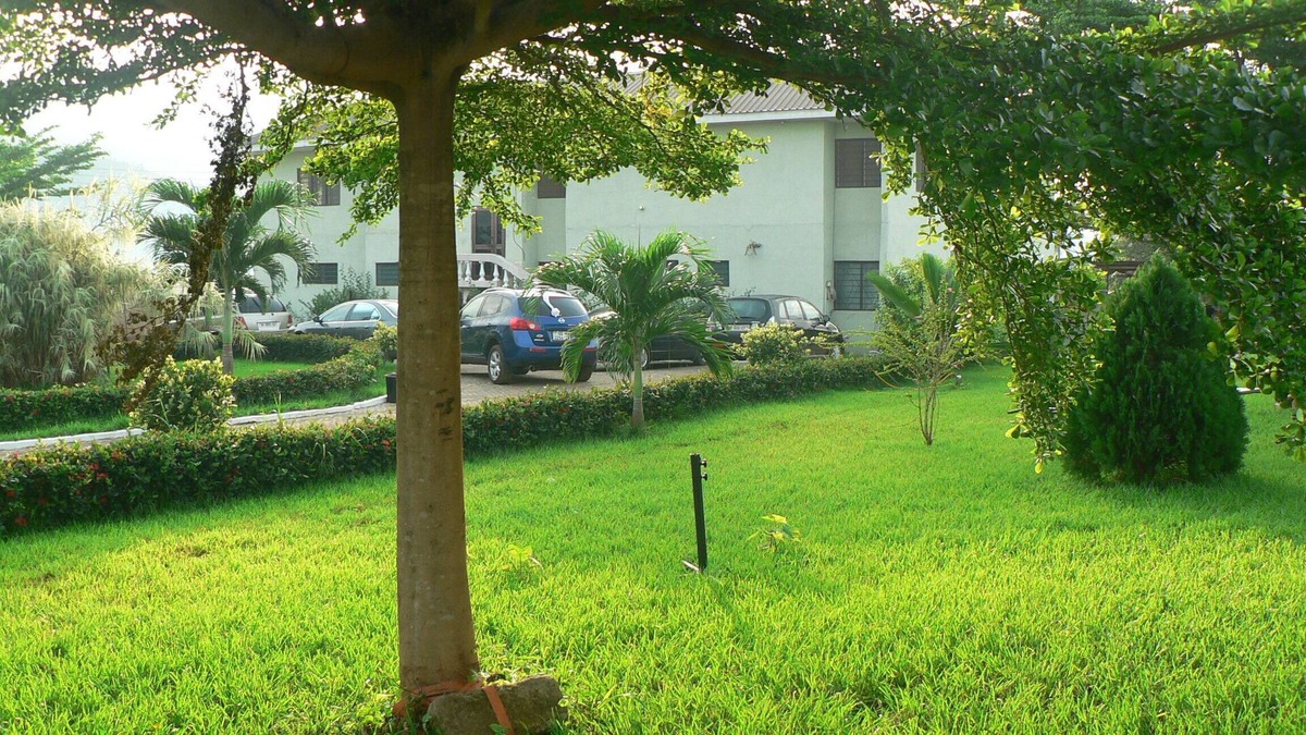 Pepease House | The Oaks : Where nature meets love, security and peace
