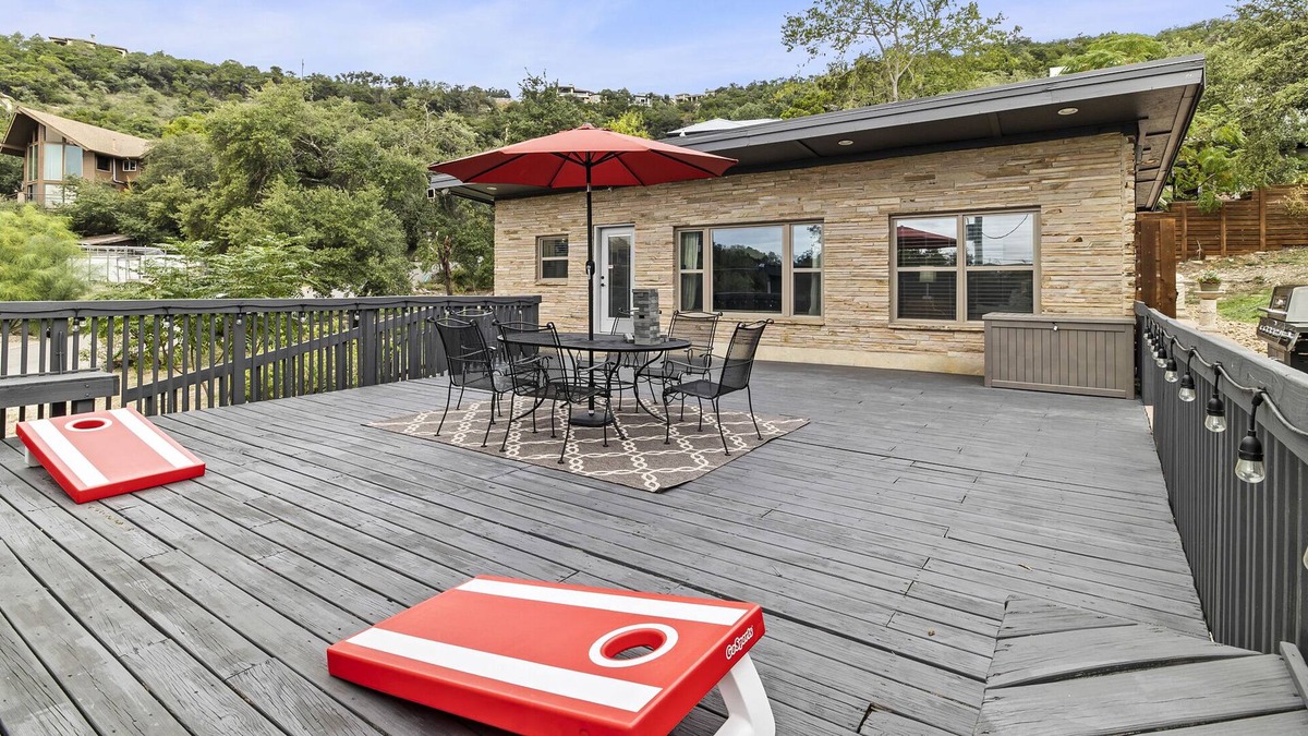 Lower Basin Lake Travis Cottage | The Oasis Corner Cottage at Lake Travis, 2 Bedroom, Private Deck and Patio