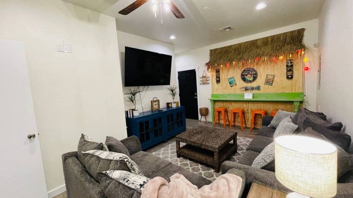 Eufaula House | The Oasis in the Cove, Beautiful Lakefront View!