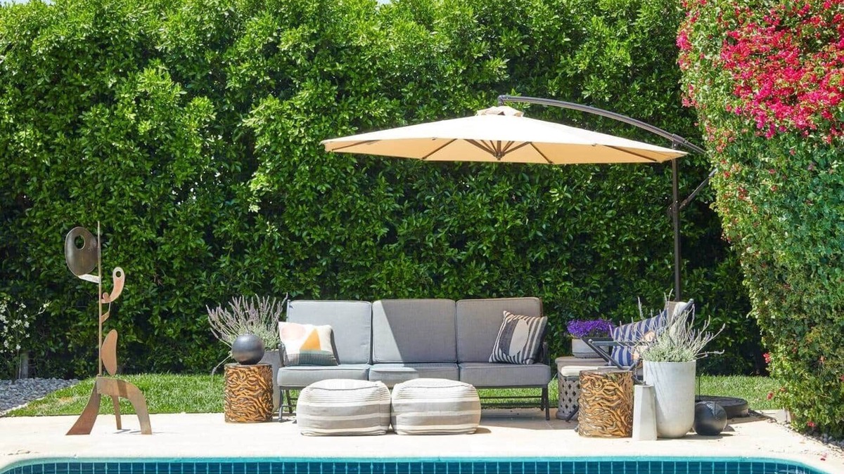 Lake Balboa House | The Oasis | Sleeps 6 | Private Pool & Garden