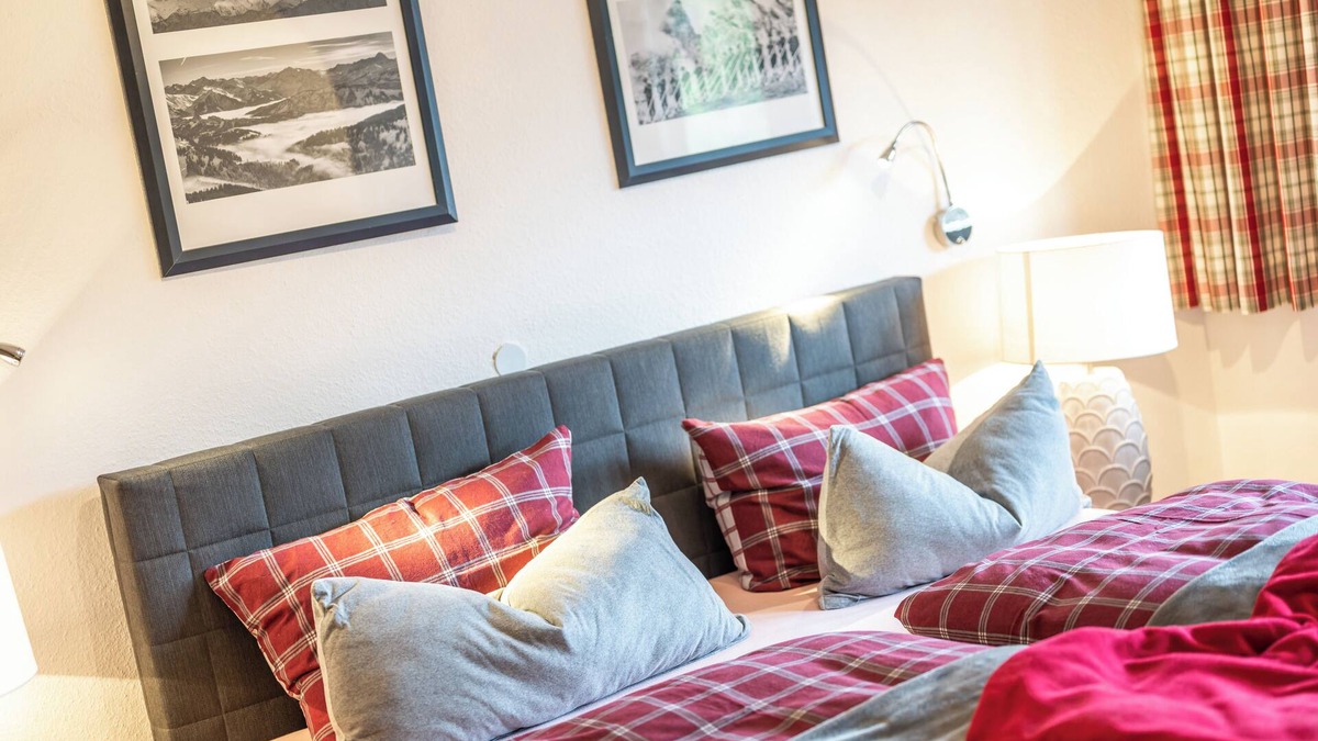 Oberstdorf House | The Oberstdorf vacation home for 2-11 people with large conservatory and wellness area