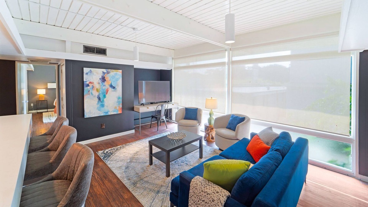 Dawson Apartment | The Obsidian by Lodgewell - Precious Gem on South Congress