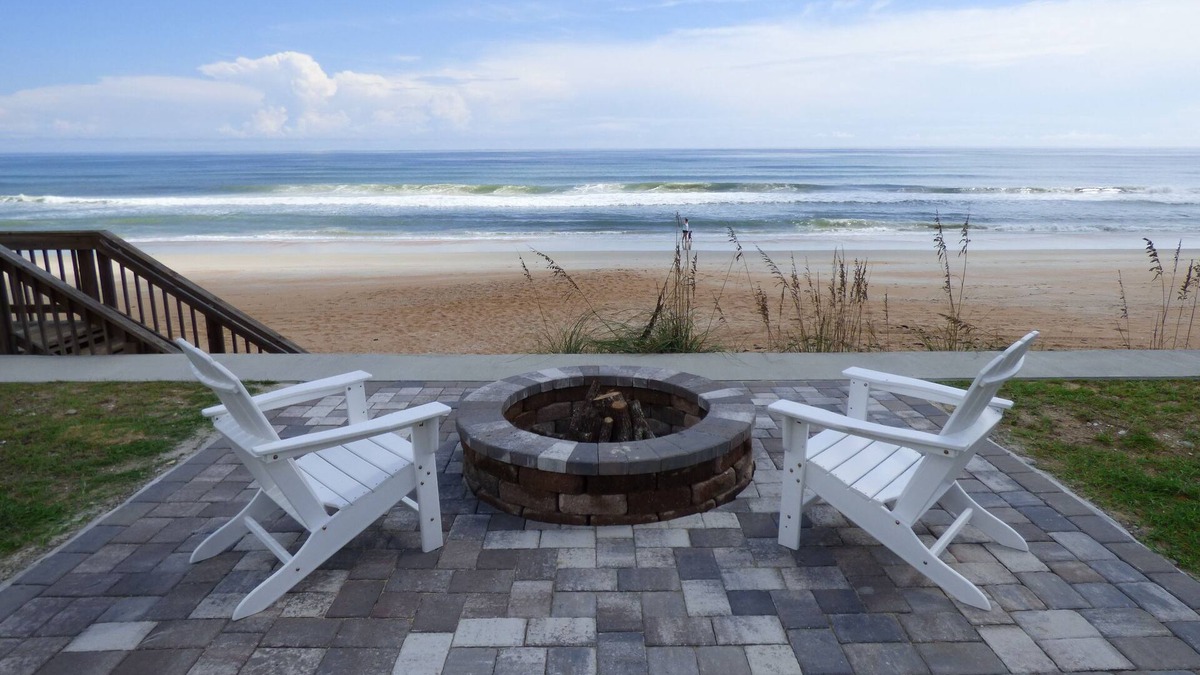 Painters Hill House | The Ocean is Your Backyard - Entire House on Ocean