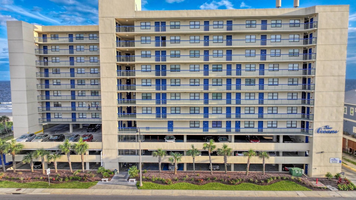 Ash Condo | The Oceans 504 - Gorgeous 2BD Oceanfront - Oceanfront Pool