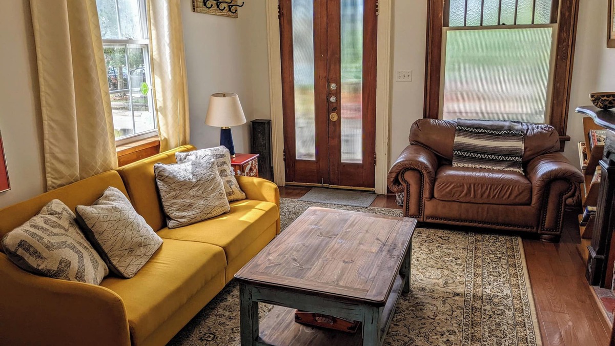 Mid-City House | The Okra Inn Iberville-Streetcar In Sight