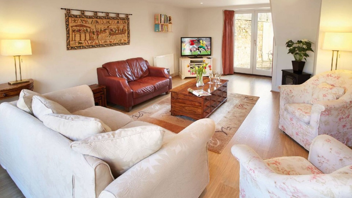 Kingham House | The Old Bakery (4) - sleeps 4 guests in 2 bedrooms