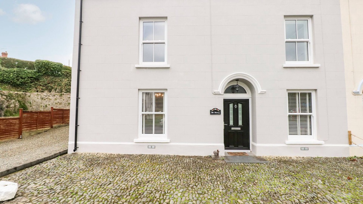 Milton House | THE OLD BAKERY, family friendly in Milton, Pembrokeshire