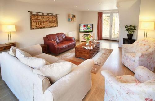 Kingham House | The Old Bakery Sleeps 4