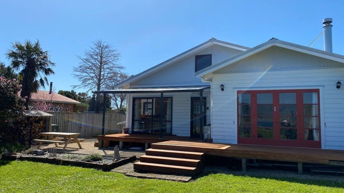 Collingwood House | The Old Bakery - Waterfront Retreat in Collingwood