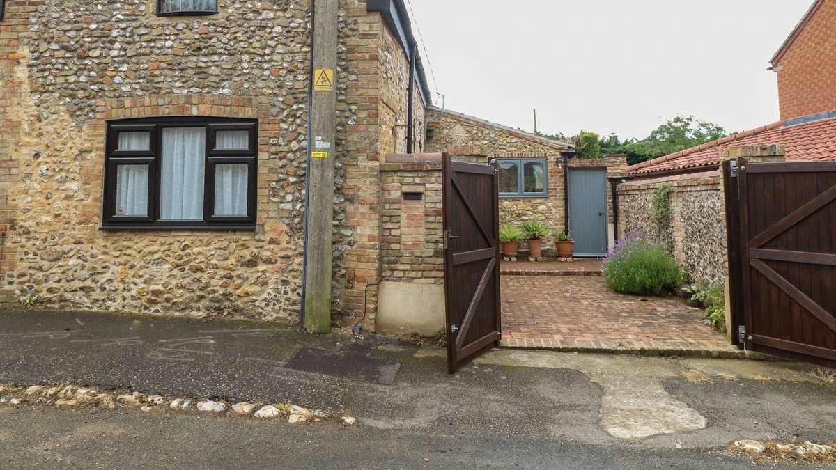 Wereham Cottage | THE OLD BUTCHER'S SHOP, pet friendly in Downham Market