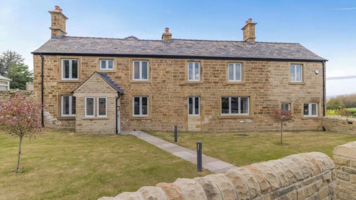 Marsh Lane Cottage | THE OLD BUTCHERS ARMS, family friendly, with a garden in Marsh Lane