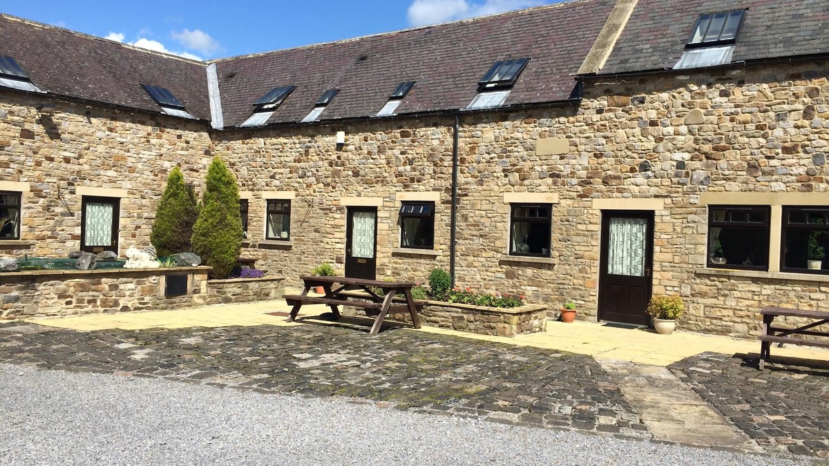 Frosterley House | The Old Byre. Cosy Barn conversion sleeping 6 people. Pets welcome.