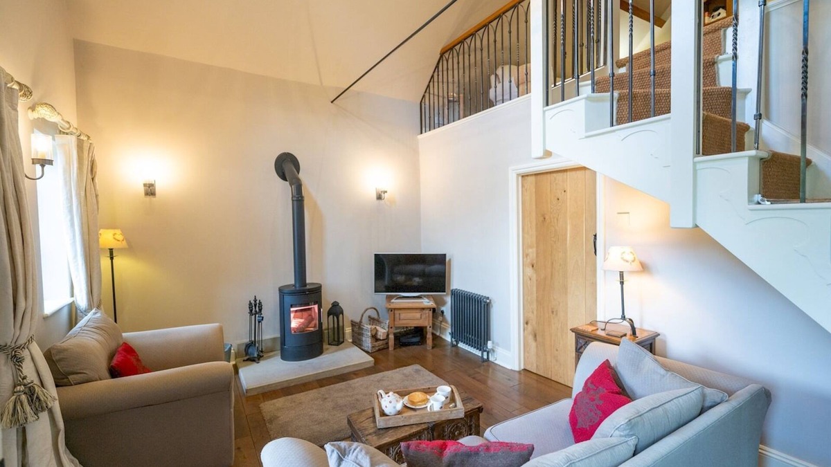 Clee Stanton House | The Old Chapel. Charming countryside retreat | Pass the Keys