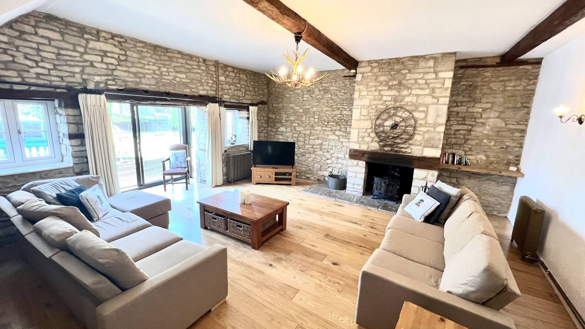 Witney House | The Old Coach house- a delightful home from home