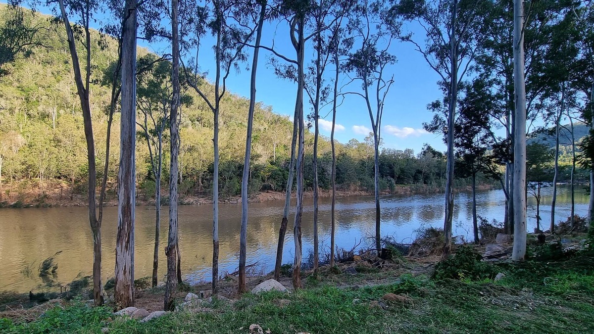 Crossdale Cottage | The Old Cottage - Somerset Dam
