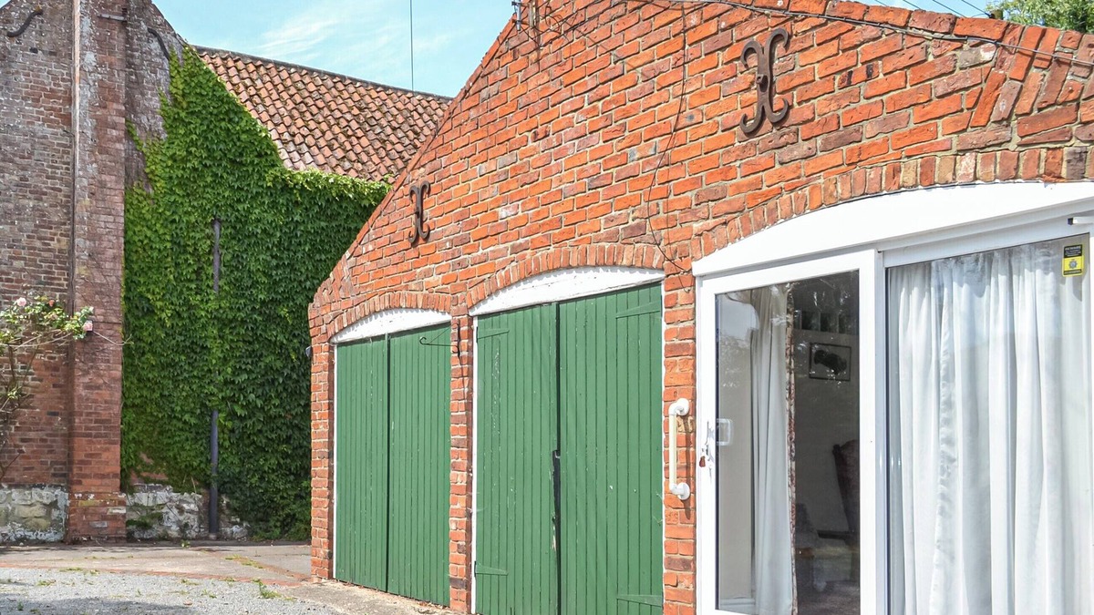 Louth Cottage | The Old Farm Cottage