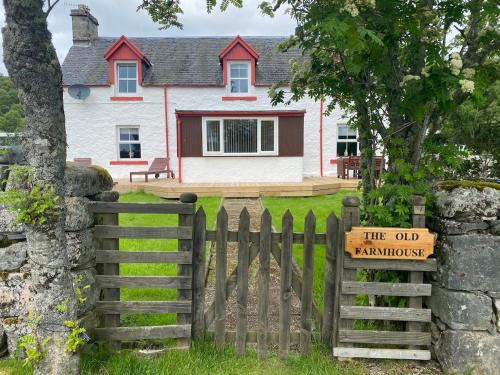 Glen Urquhart House | The old Farmhouse Minutes from lochness