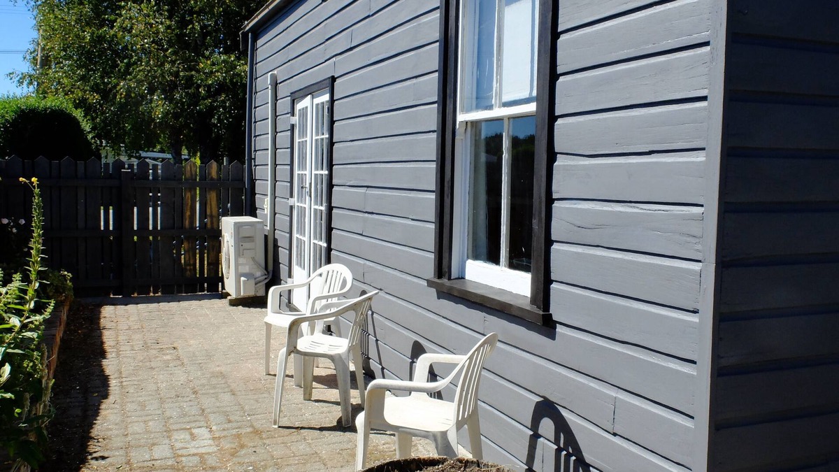 Fairlie House | The Old Forge - an "Heritage" house. A great place to stay in.