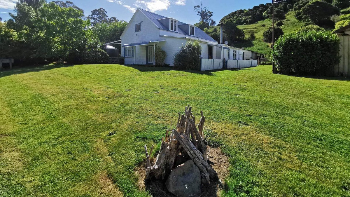 Le Bons Bay House | The old Hall