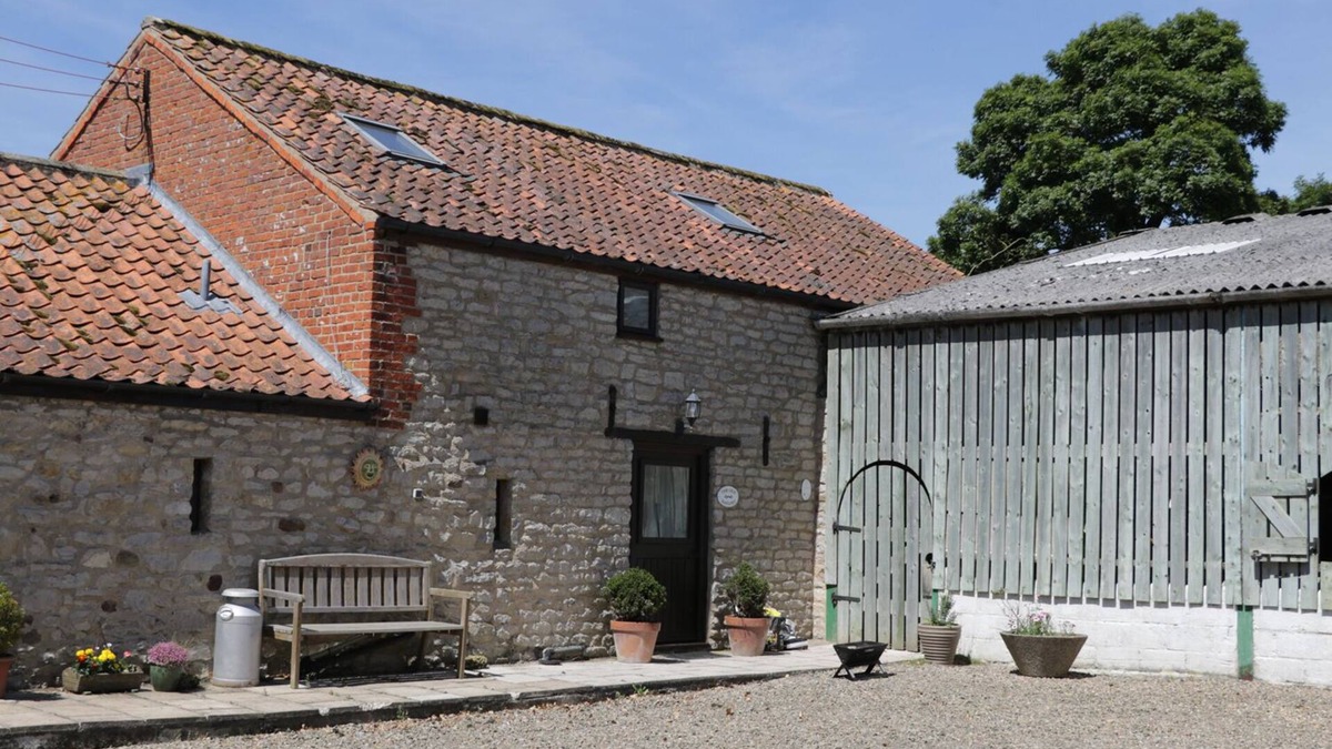 Scawton Cottage | THE OLD HAYLOFT, pet friendly in Kirkbymoorside