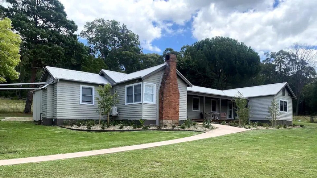 The Oaks Other | “The Old House” - A Home Among the Gum Trees.