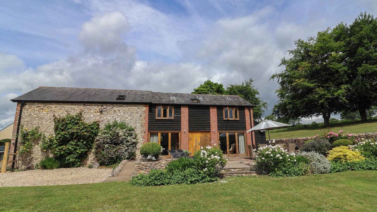 Honiton Cottage | THE OLD LOG SHED, family friendly, luxury holiday cottage in Honiton