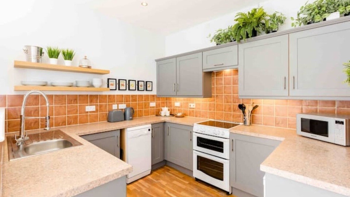 Malvern House | The Old Morgan Period 3 Bed Duplex