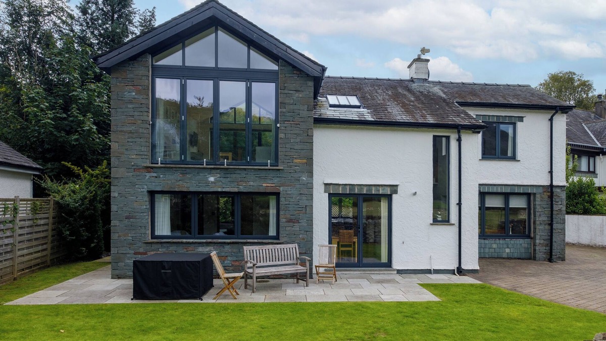 Grasmere Cottage | THE OLD POLICE HOUSE, family friendly, with a garden in Grasmere