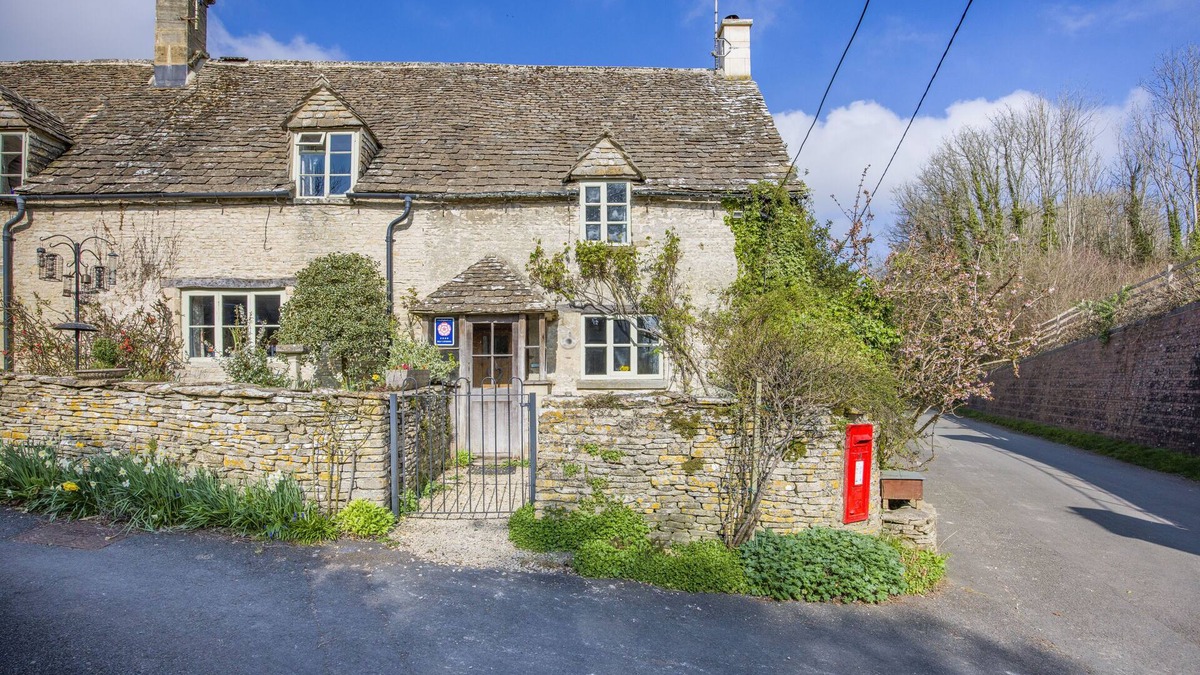 Rendcomb House | The Old Post Office - Chedworth