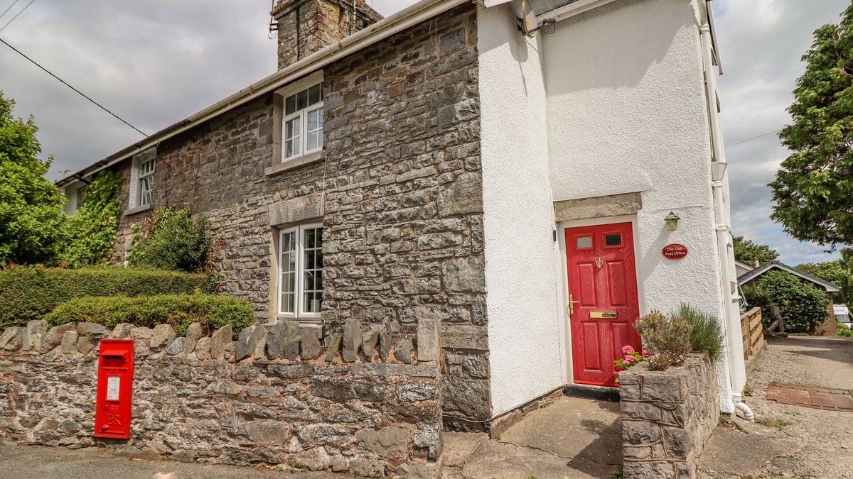 Colwyn Bay Cottage | THE OLD POST OFFICE, pet friendly, with open fire in Old Colwyn