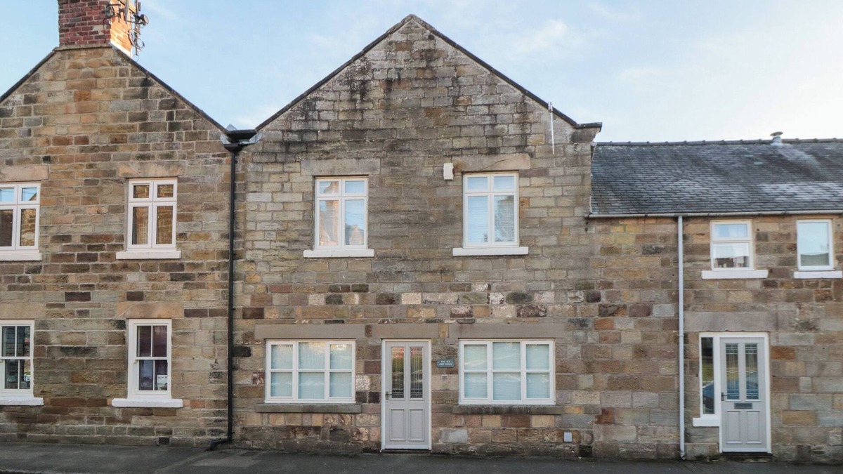 Rosedale Abbey Cottage | THE OLD POST OFFICE, family friendly, with a garden in Rosedale Abbey