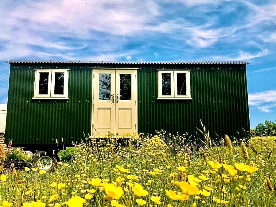 Todber House | The Old Post Office - Luxurious Shepherds Hut 'Far From the Madding Crowd' based in rural Dorset.