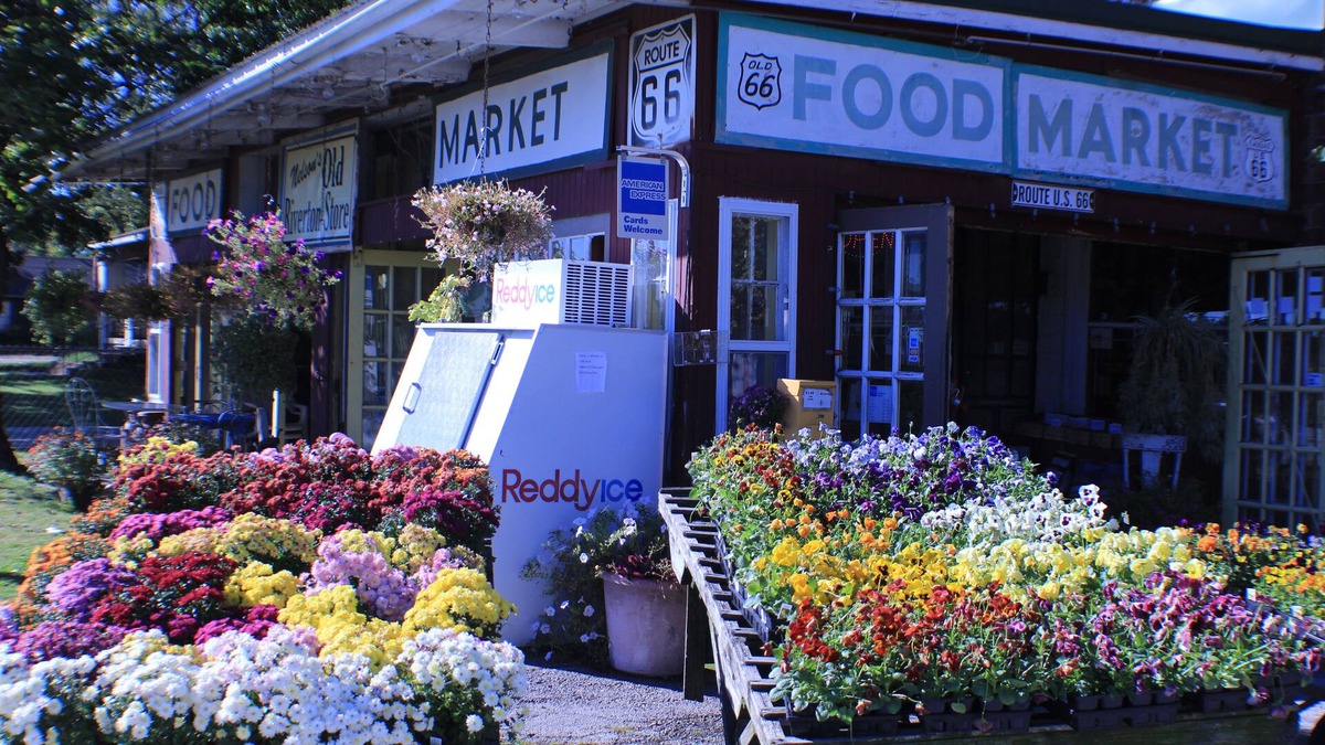 Riverton Apartment | The Old Riverton Post B&B ♦ KS Route 66 ♦ Vintage Charming Family Fun