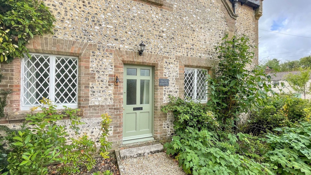Dorchester Cottage | THE OLD SCHOOL HOUSE, pet friendly, with open fire in Piddletrenthide
