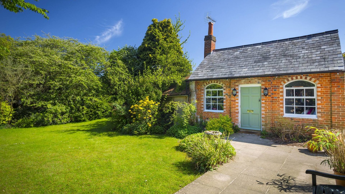 Ascot Cottage | THE OLD SCHOOL HOUSE, ASCOT, BERKSHIRE