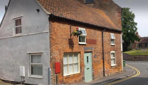 Ollerton House | The Old Shop at Savile House - Sherwood Forest