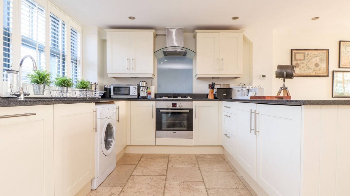 Charlestown Cottage | The Old Smokehouse